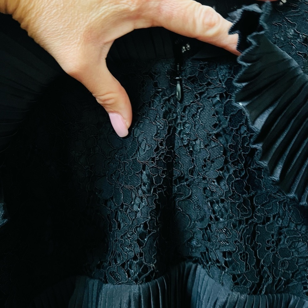 Elegant Jcrew size 2 Black Lace Ruffle Longsleeved Top - Picture 6 of 6